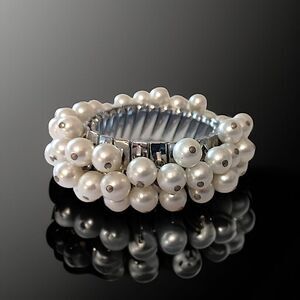 Faux Pearl Cha Cha Bracelet Expandable Stretch Japan Speidel Silver Tone Romance